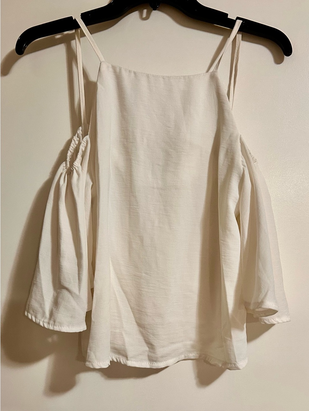 NaNa White Cold-Shoulder Spaghetti Strap Camisole